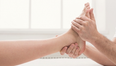 Especialista dá dicas de exercícios para fortalecer a musculatura do pé