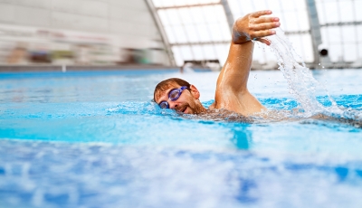  Como a natação pode ser benéfica para o corpo 